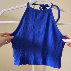 FOREVER 21 - Halter Crop Top